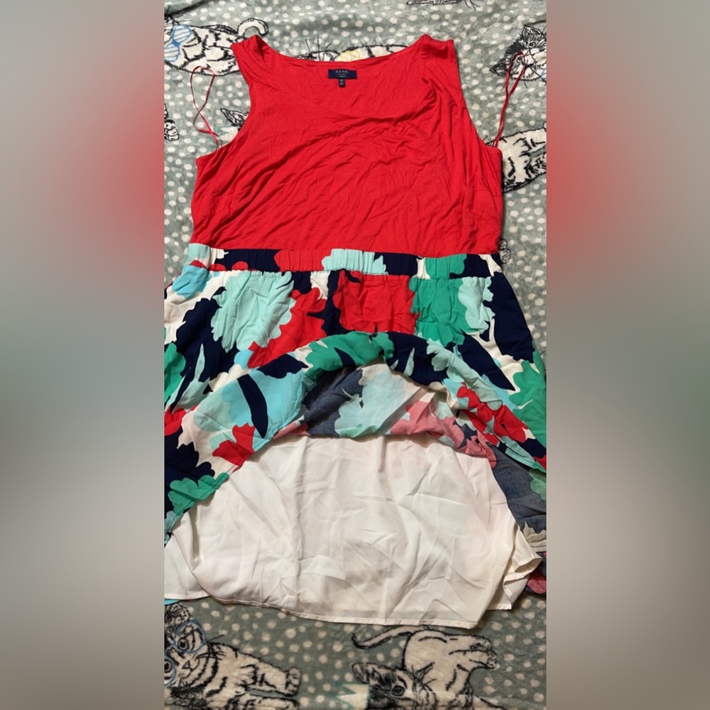 Women’s cute little Floral print dress. A-Line that spits at the waist
